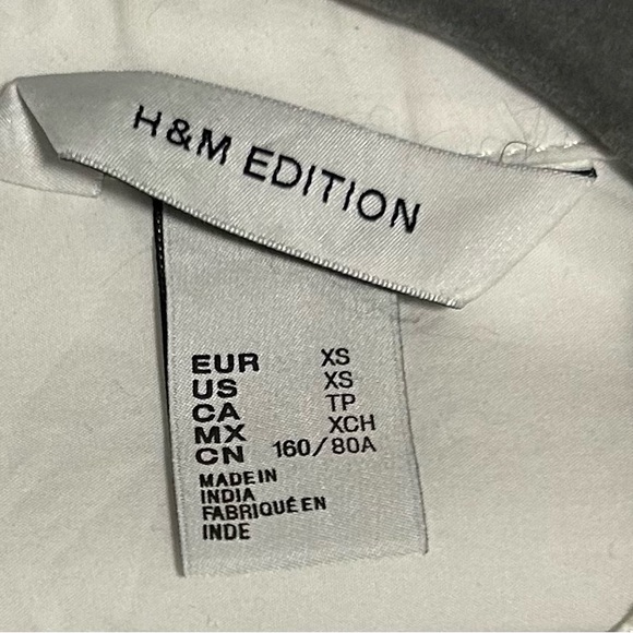 H&M RHINESTONE-DETAIL TUXEDO SHIRT - Picture 7 of 7